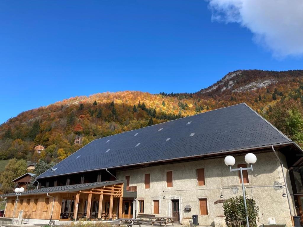 Готель La Ferme De La Mense Aillon-le-Jeune Екстер'єр фото